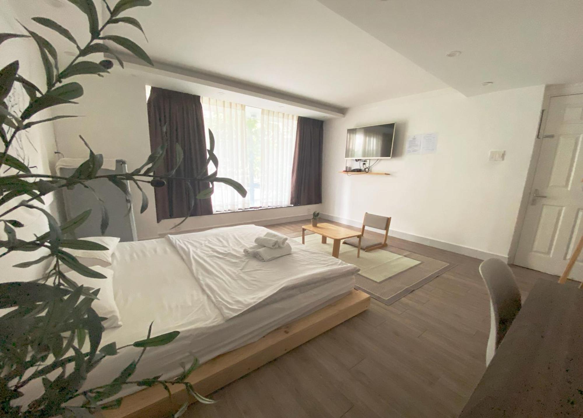 J&K Hotel Ho Chi Minh City Exterior photo